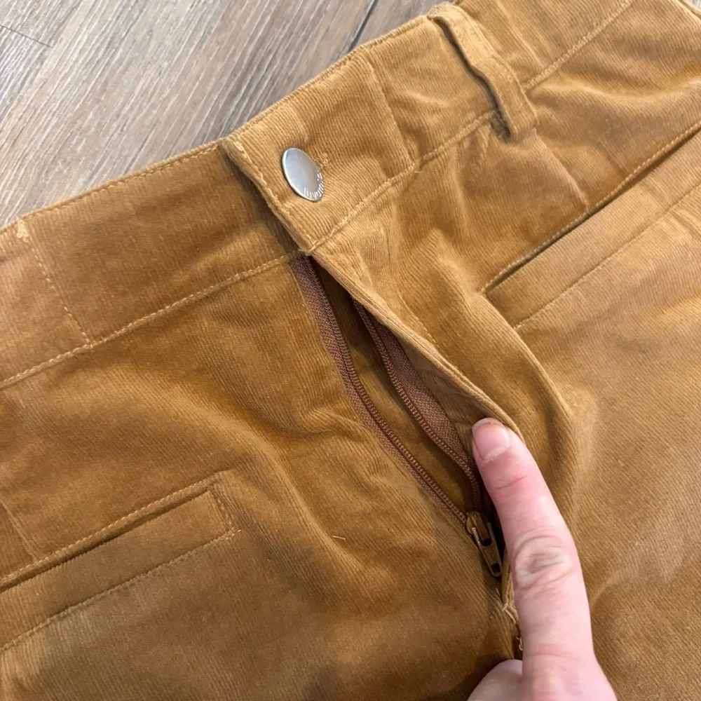 Luvamia Skirt • Small - Picture 7 of 9